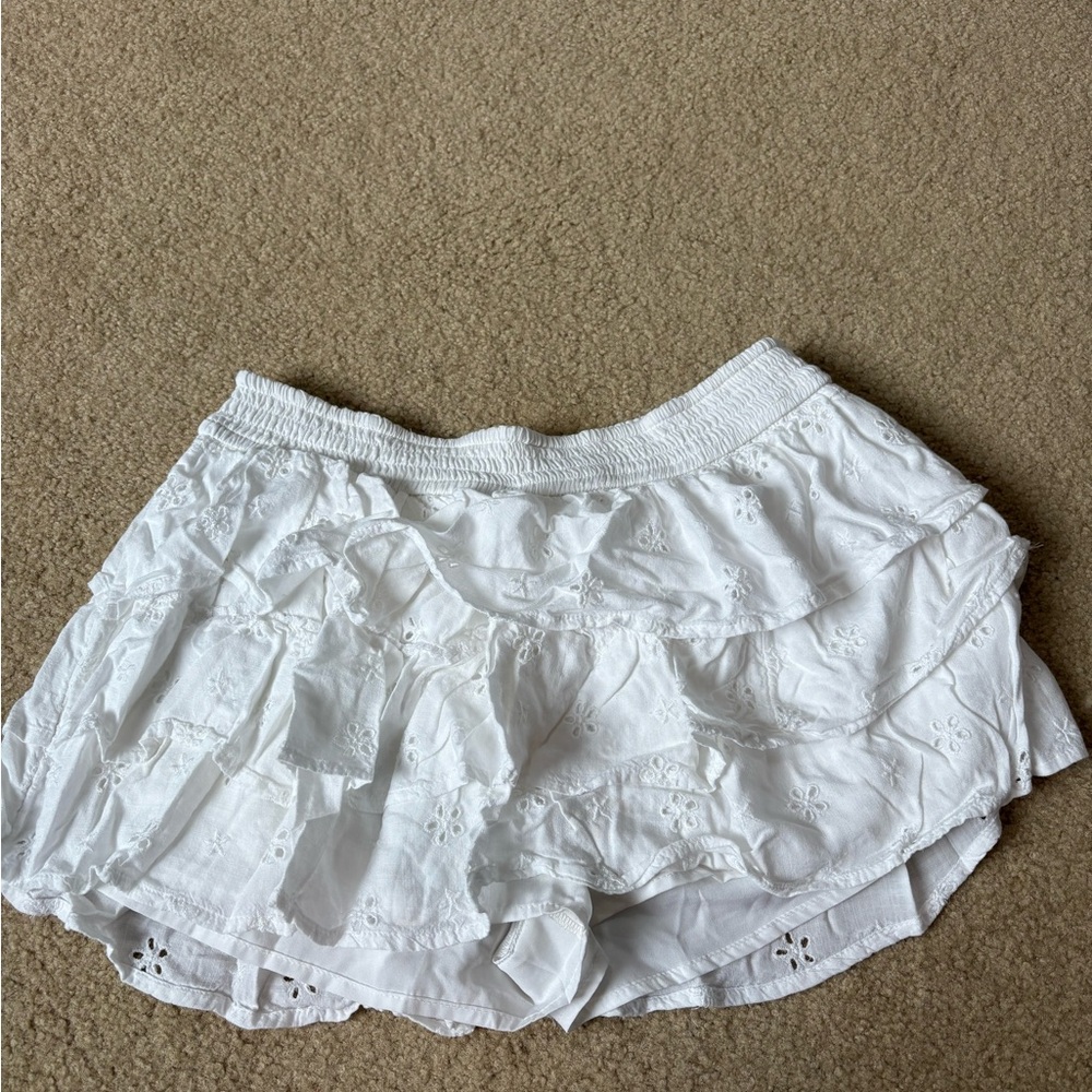 Hollister White Eyelet Ruffle Skorts